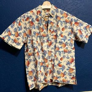 Reyn Spooner Pineapple print shirt